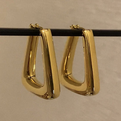 K18YG イエローゴールド 18K ピアス フープピアス リングピアス イタリアンジュエリー スクエア 大ぶり トライアングル 三角形 中空 - Jewelry Hills Tokyo