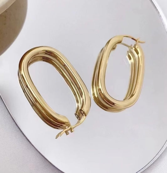 K18YG イエローゴールド 18K ピアス リングピアス フープピアス イタリアンジュエリー オーバル 楕円形 中空 中空ピアス 丸い 輪っか - Jewelry Hills Tokyo