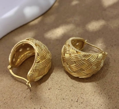 K18YG イエローゴールド メッシュ 編み込み 18K ピアス フープピアス リングピアス イタリアンジュエリー ラウンド 丸 円形 ボリューム - Jewelry Hills Tokyo