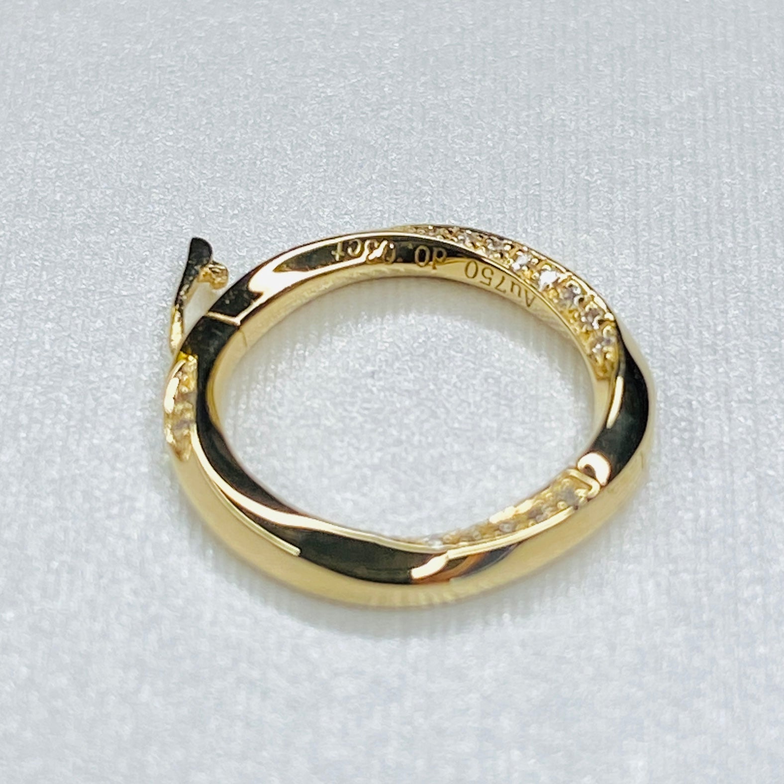 K18YG K18WG クリッカー クラスプ パーツ つなぎ ネックレスパーツ チェーンパーツ ブレスレットパーツ ダイヤモンド クラスプ 留め金具 バチカン チャーム ラウンド ロック付き ツイスト 18K 18金 イエローゴールド ホワイトゴールド - Jewelry Hills Tokyo
