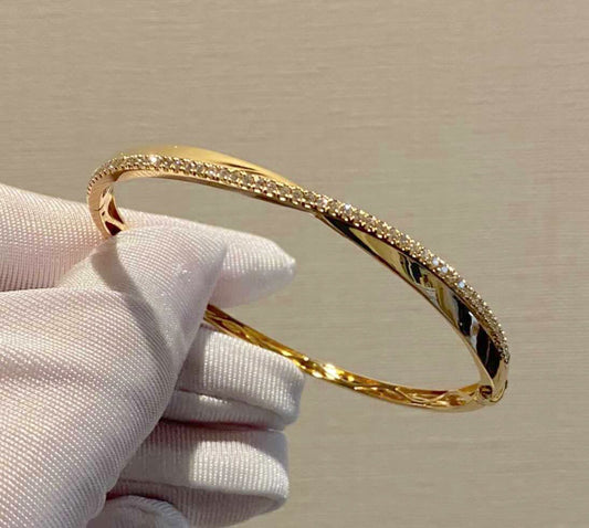 K18YG PG WG ダイヤモンド バングル 華奢 細め ダイヤ X ツイスト オシャレ ウェーブ ツイスト クロス 18K イエローゴールド / K18WG ホワイトゴールド / K18PG ピンクゴールド - Jewelry Hills Tokyo
