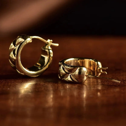 K18YG WG フープピアス 中空ピアス リングピアス イエローゴールド ホワイトゴールド 18金 18K YG 模様 柄 X イタリアンジュエリー - Jewelry Hills Tokyo