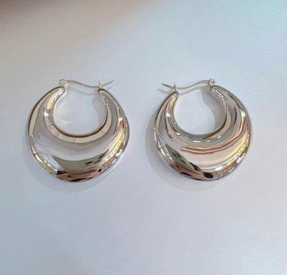 K18YG WG 大ぶり フープピアス リングピアス 大きめ C 中空ピアス イエローゴールド ホワイトゴールド 18K ラージ ティアドロップ 大ぶり - Jewelry Hills Tokyo