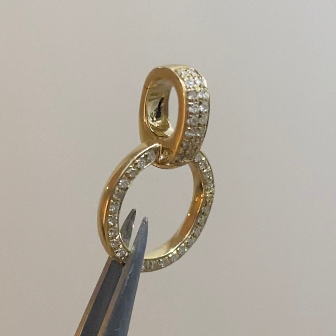 K18YG WG PG ダイヤモンド バチカン 大きめ ダイヤ 円形 18金 18K 安全ロック付き 爪ロック ペンダント繋ぎ チャーム パーツ - Jewelry Hills Tokyo