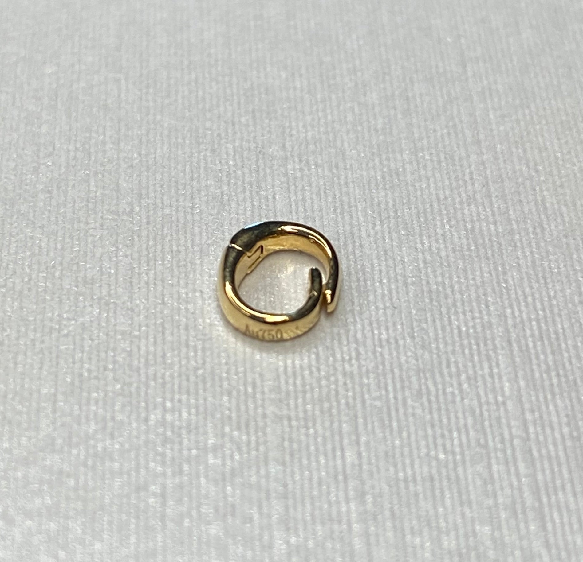 K18YG WG PG クリッカー バチカン オーバル ペンダントホルダー 18金 ジュエリーパーツ チェーンパーツ 開口 繋ぎ 18K クラスプ コマ - Jewelry Hills Tokyo