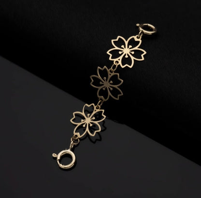 K18YG 引き輪 ヒキワ ひきわ 花 桜 梅 チェーンパーツ ネックレスパーツ YG 18K チャーム 両開口 コマ 花モチーフ 1.8cm / 3.8cm / 5.8cm 延伸 延ばす - Jewelry Hills Tokyo