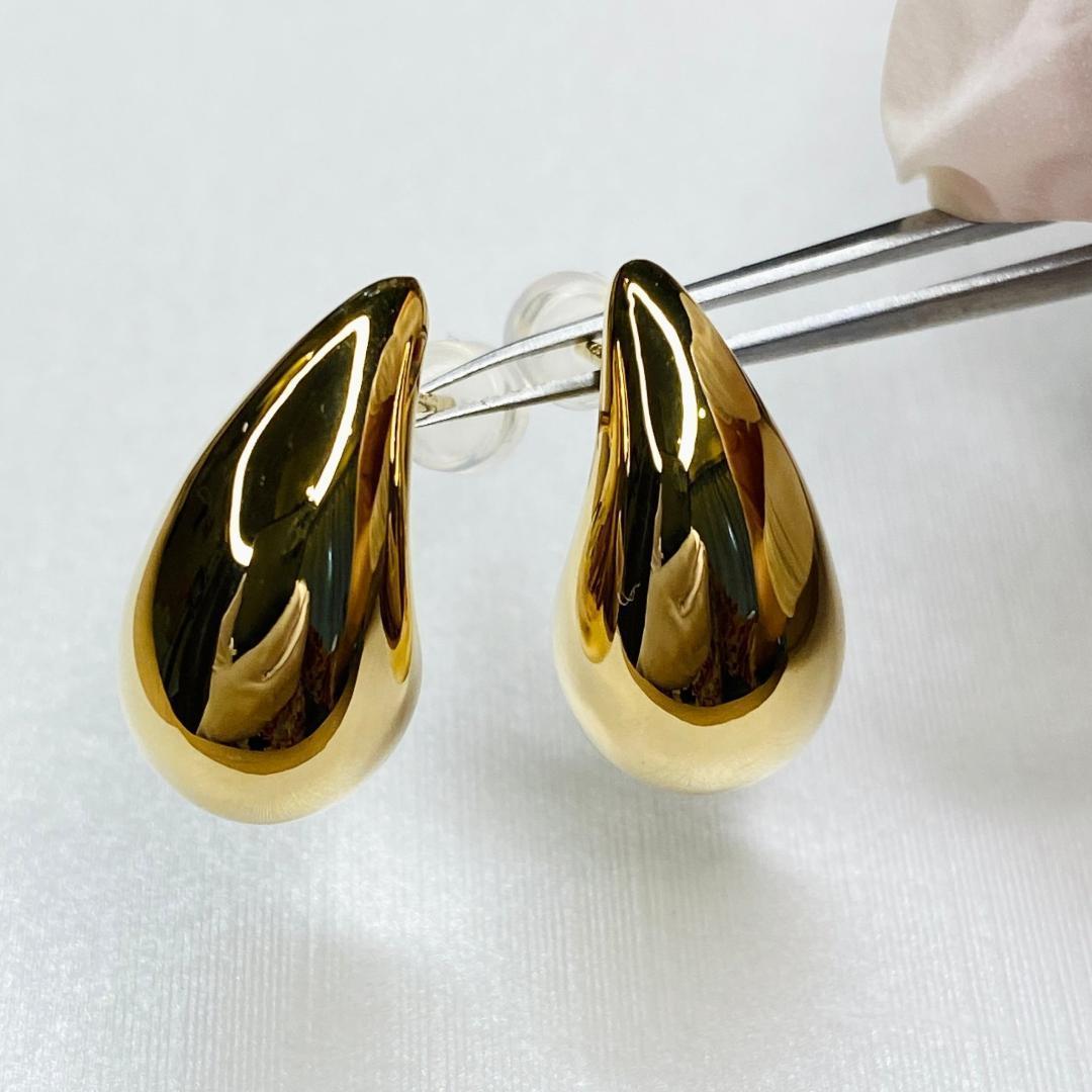 K18YG ぷっくり ティアドロップ スタッドピアス 中空ピアス イエローゴールド 丸い ドロップ型 18K 雫 イタリアンジュエリー