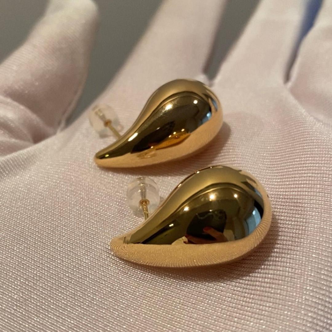K18YG ぷっくり ティアドロップ スタッドピアス 中空ピアス イエローゴールド 丸い ドロップ型 18K 雫 イタリアンジュエリー