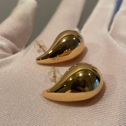 K18YG ぷっくり ティアドロップ スタッドピアス 中空ピアス イエローゴールド 丸い ドロップ型 18K 雫 イタリアンジュエリー