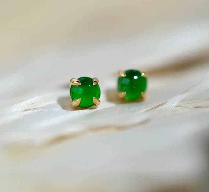 K18YG 翡翠 ヒスイ スタッドピアス カボション 丸 艶々 一粒 18k ミニ イエローゴールド