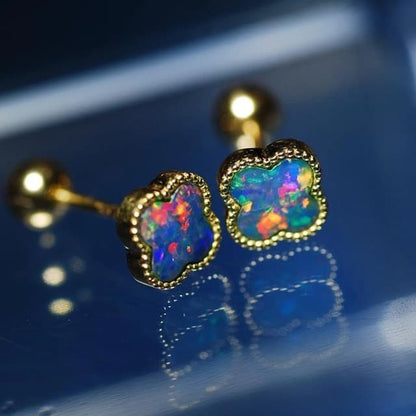 K18YG ブラックオパール 18K スタッドピアス K18 YG オパール ピアス 四つ葉 四ツ葉 クローバー 遊光 赤 イエローゴールド 小ぶり ミニ