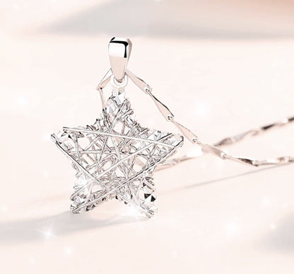 PT950 プラチナ ペンダントトップ ネックレスチャーム 星 星型 スター ワンポイント シンプル キラキラ ペンダント ネックレス - Jewelry Hills Tokyo