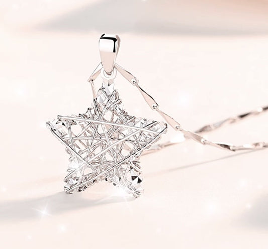 PT950 プラチナ ペンダントトップ ネックレスチャーム 星 星型 スター ワンポイント シンプル キラキラ ペンダント ネックレス - Jewelry Hills Tokyo
